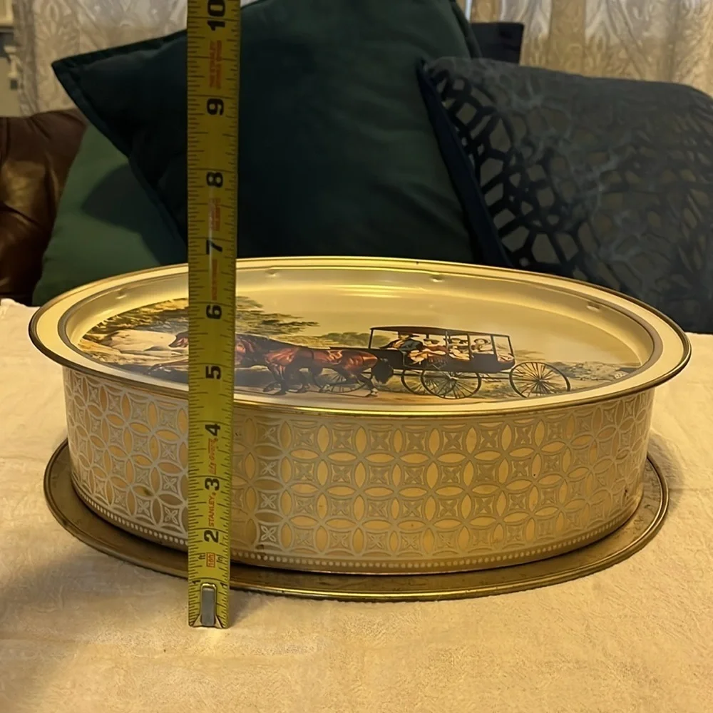 Vintage cookie tin. Sunshine Biscuits